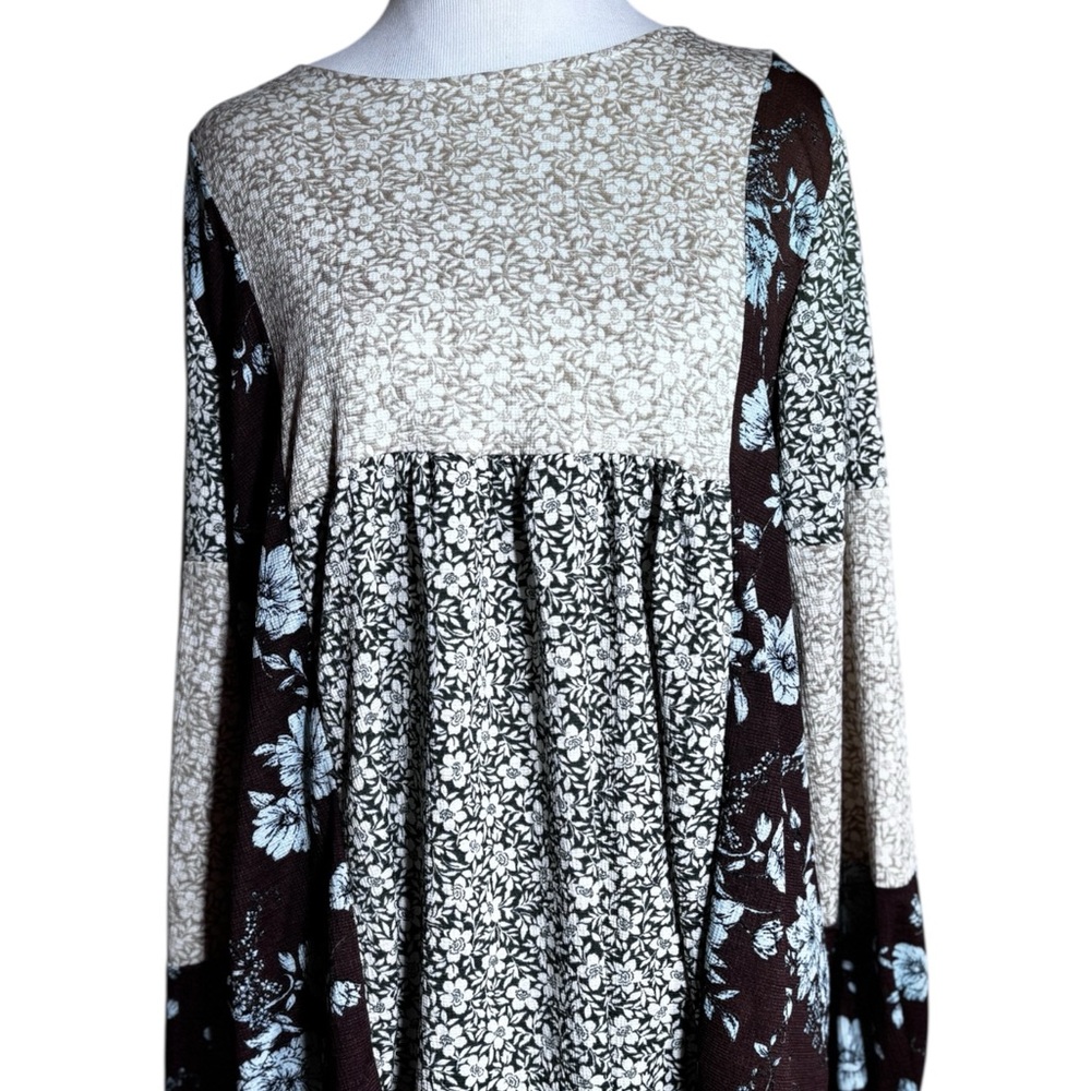 Floral‎ Patterned Blouse - Black and Cream